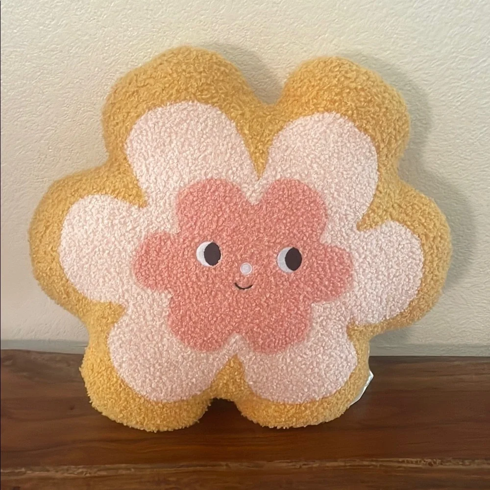 Pillowfort Happy Flower Bouclé Throw Pillow Pink Yellow Retro Kids Room NWOT